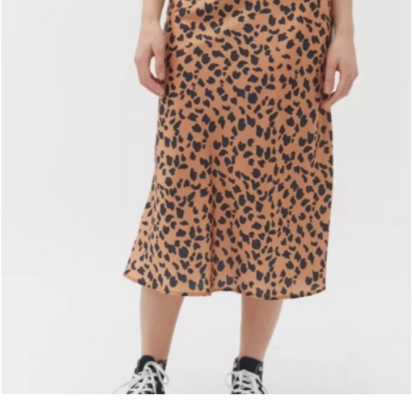 Urban outfitters Leopard Print Midi Skirt - Picture 2 of 3